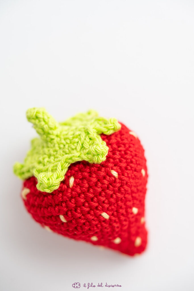 Portachiavi uncinetto fragola