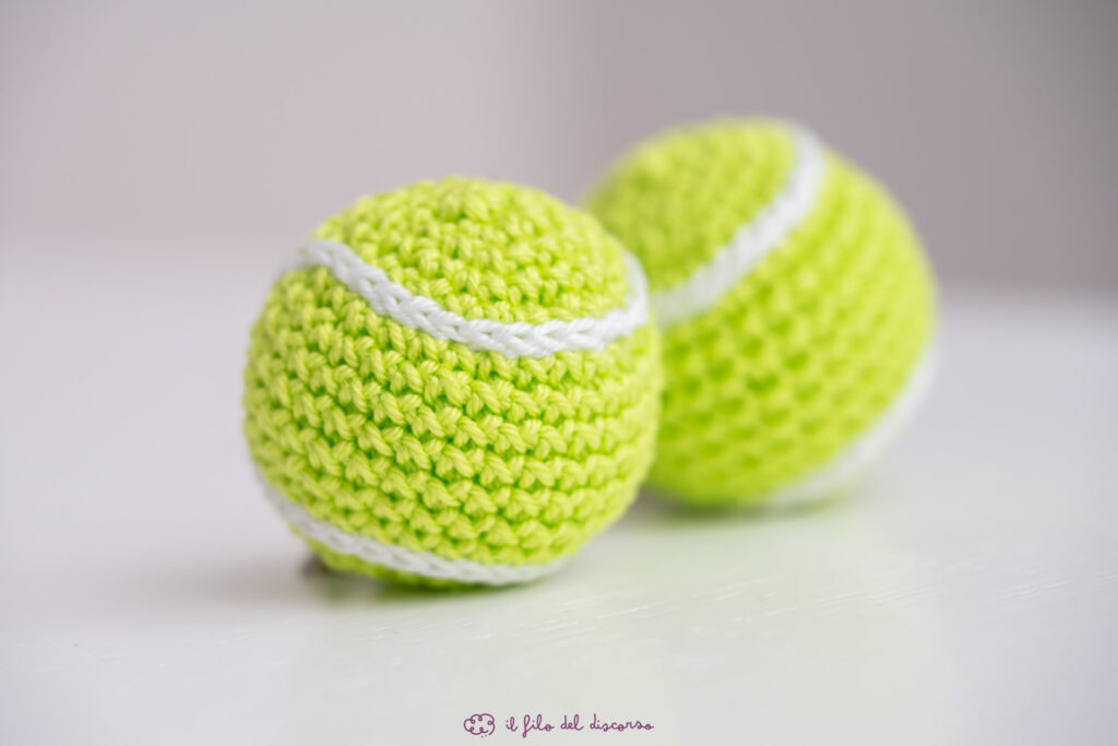 Portachiavi pallina da padel uncinetto